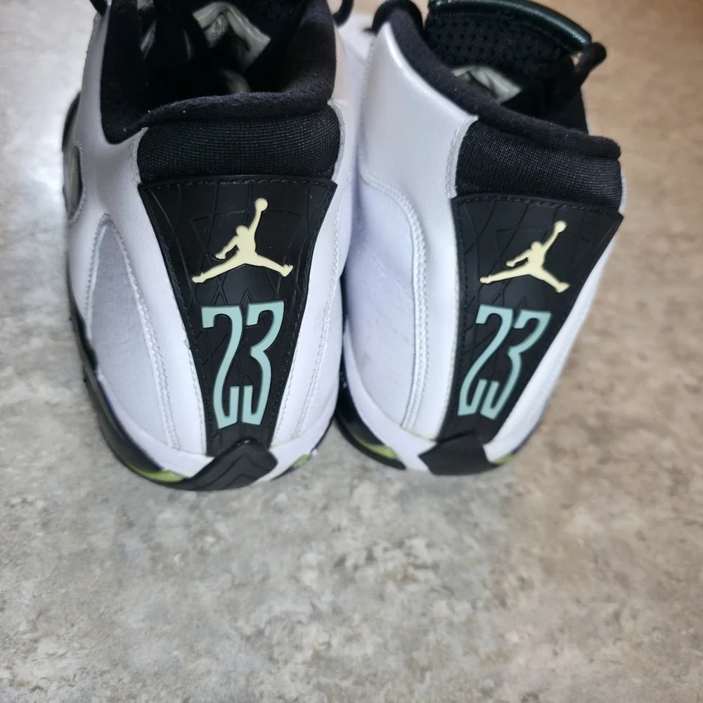 Men's 10.5 - Jordan 14 Retro White Oxidized Green (2016) 487471-106 Sneakers